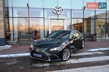 Седан Lexus ES 2019 в Киеве