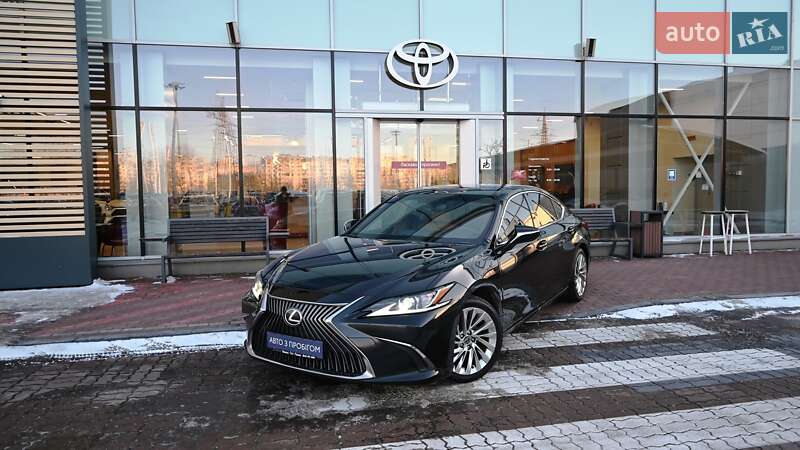 Седан Lexus ES 2019 в Киеве