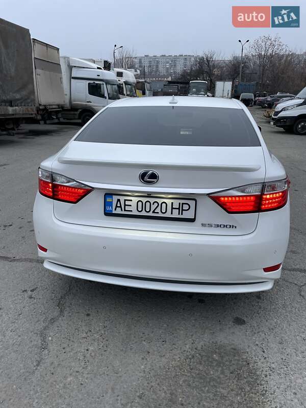 Седан Lexus ES 2014 в Дніпрі