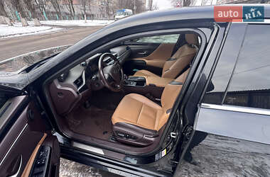 Седан Lexus ES 2019 в Кривому Розі