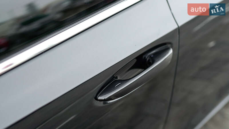 Седан Lexus ES 2024 в Львові