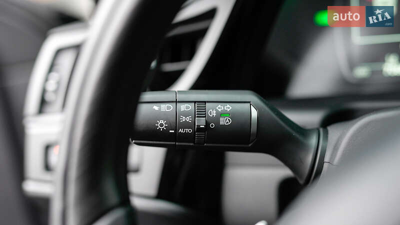 Седан Lexus ES 2024 в Львові