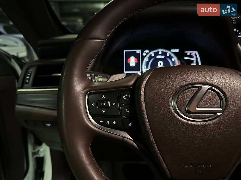 Седан Lexus ES 2021 в Дніпрі