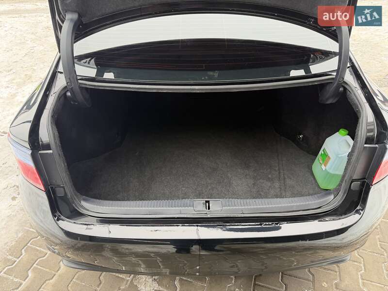 Седан Lexus ES 2015 в Киеве