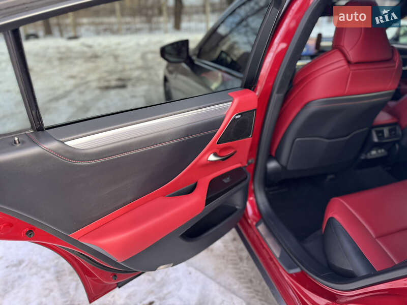 Седан Lexus ES 2019 в Вінниці