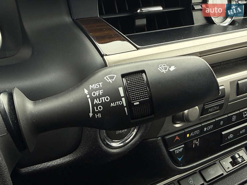 Седан Lexus ES 2016 в Києві