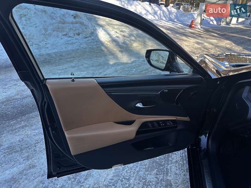 Седан Lexus ES 2022 в Львове фото 23 Седан Lexus ES 2022 в Львове
