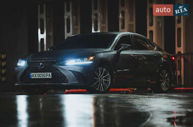 Седан Lexus ES 2019 в Харькове