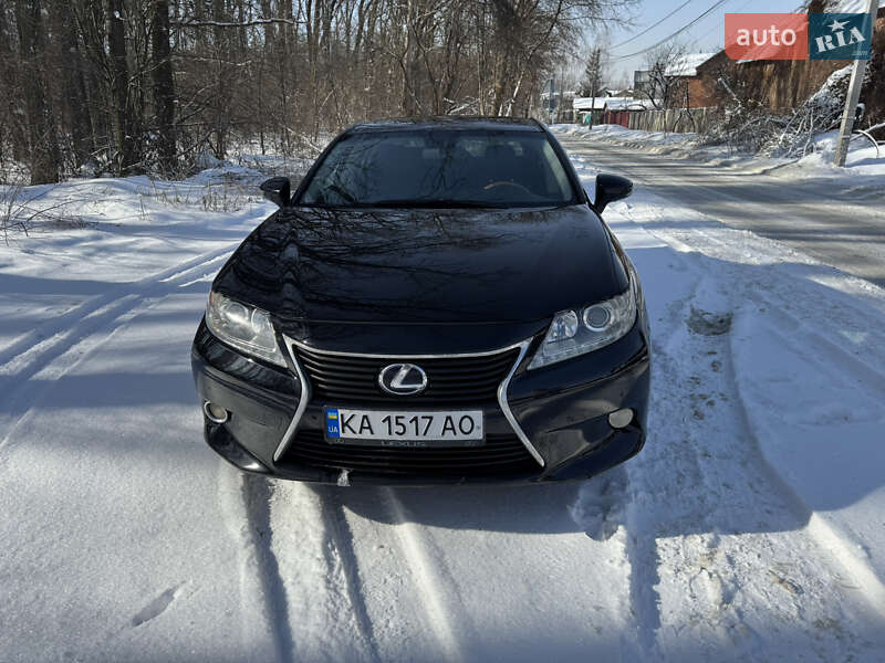 Седан Lexus ES 2012 в Крюківщині