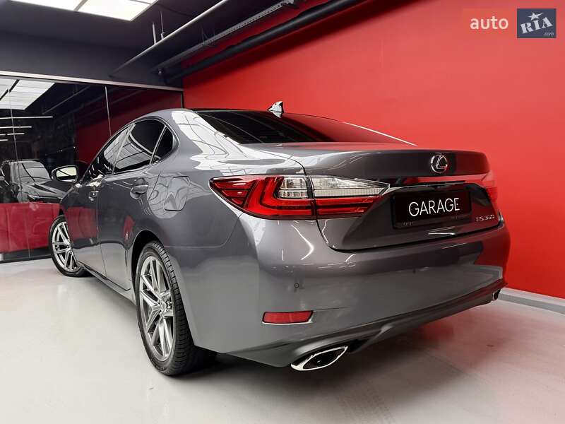 Седан Lexus ES 2018 в Києві