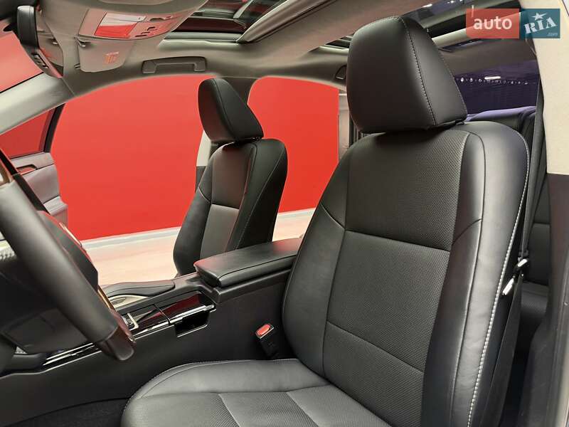 Седан Lexus ES 2018 в Києві