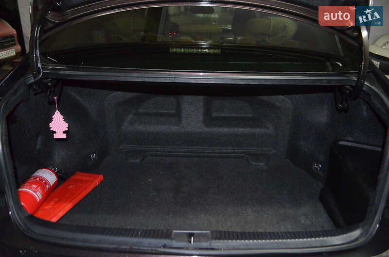 Седан Lexus ES 2013 в Киеве