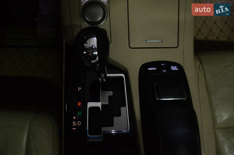 Седан Lexus ES 2013 в Киеве