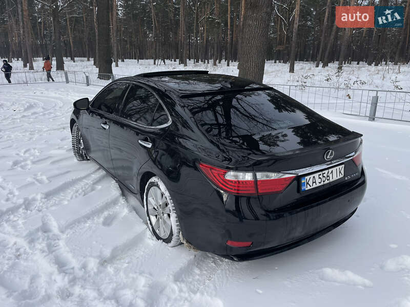 Седан Lexus ES 2014 в Києві