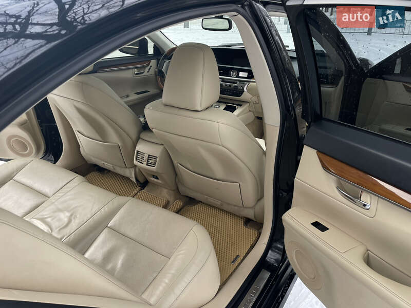 Седан Lexus ES 2014 в Києві