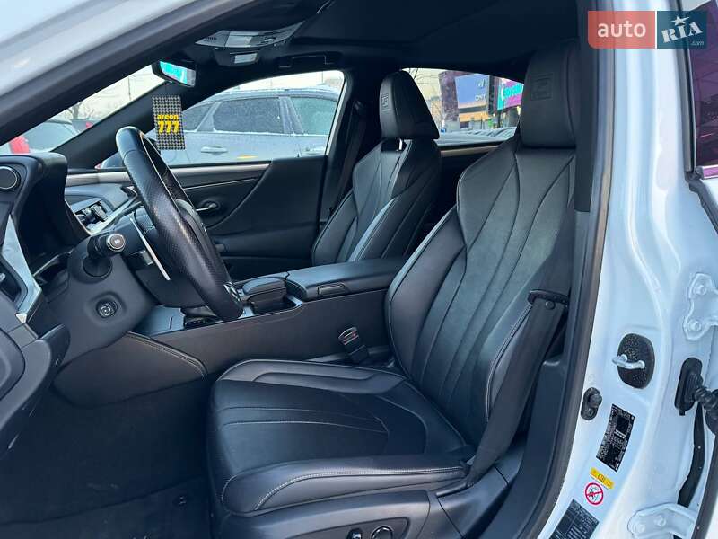 Седан Lexus ES 2020 в Києві