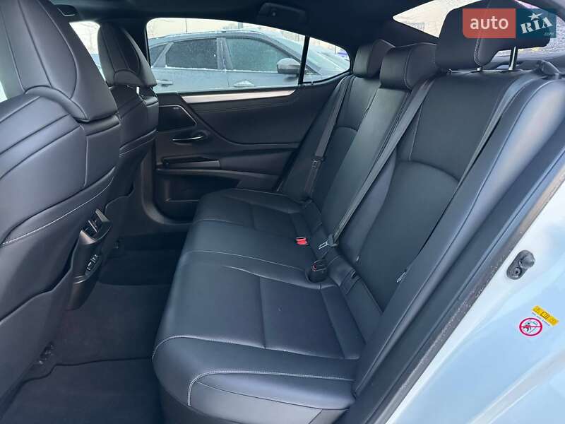 Седан Lexus ES 2020 в Києві