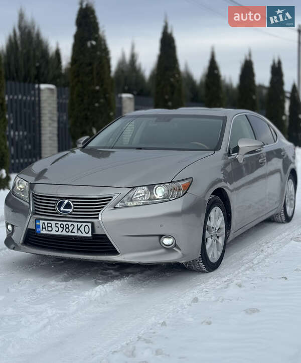 2014 Lexus ES 300H, VIN JTHBW1GG7F2083180:plate — фото 1 (autoria)