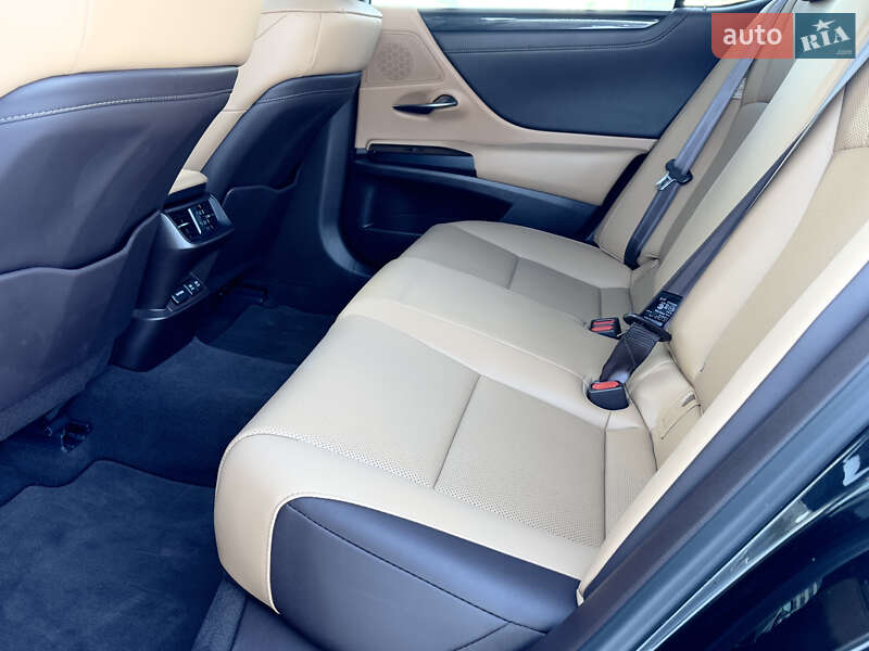 Седан Lexus ES 2020 в Киеве фото 40 Седан Lexus ES 2020 в Киеве