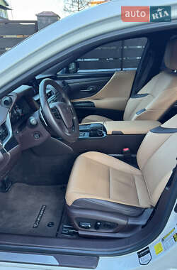 Седан Lexus ES 2020 в Львове