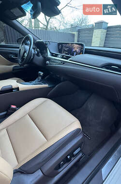 Седан Lexus ES 2020 в Львове