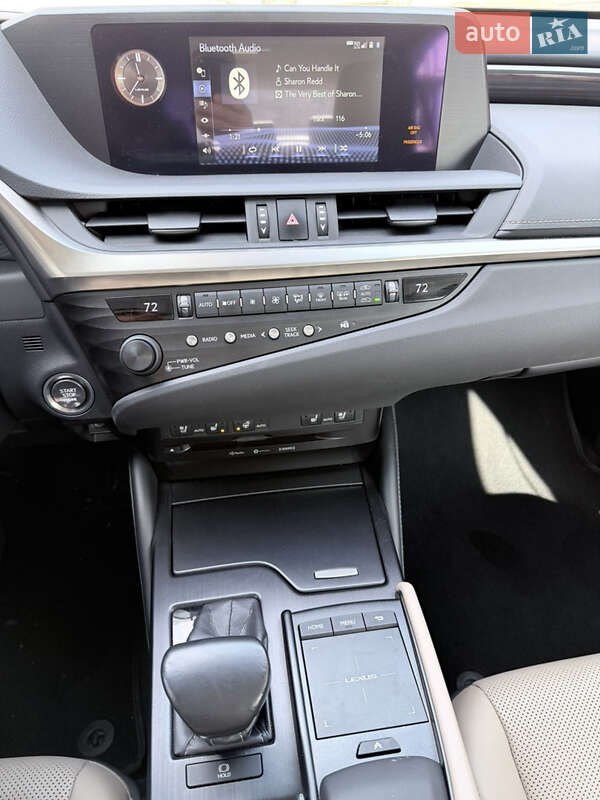 Седан Lexus ES 2019 в Киеве