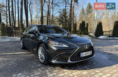 Седан Lexus ES 2020 в Трускавці