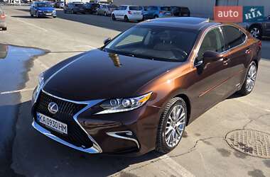Седан Lexus ES 2016 в Киеве