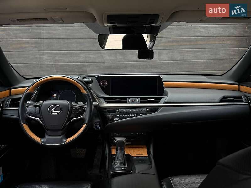 Седан Lexus ES 2019 в Николаеве