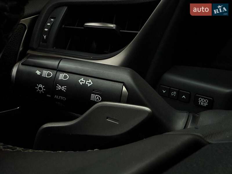 Седан Lexus ES 2019 в Николаеве