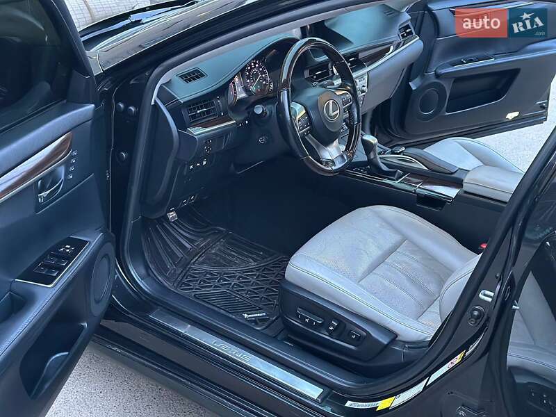 Седан Lexus ES 2016 в Одессе