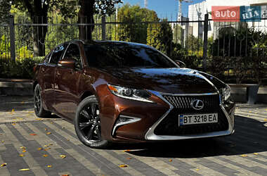 Седан Lexus ES 2016 в Киеве