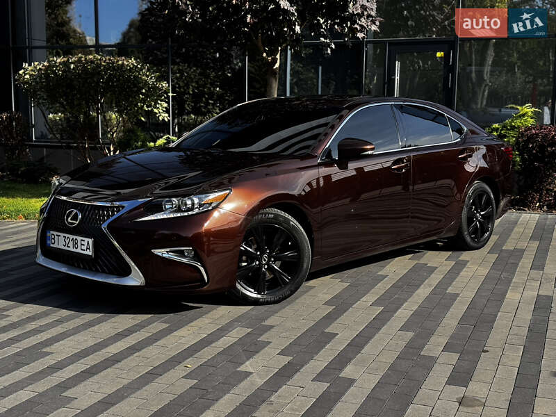 Седан Lexus ES 2016 в Киеве