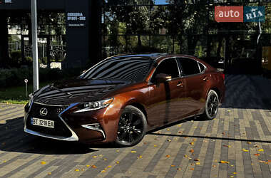 Седан Lexus ES 2016 в Киеве