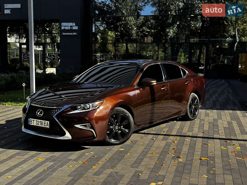 Седан Lexus ES 2016 в Киеве