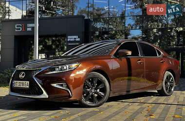 Седан Lexus ES 2016 в Киеве