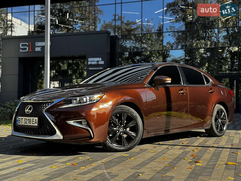 Седан Lexus ES 2016 в Киеве
