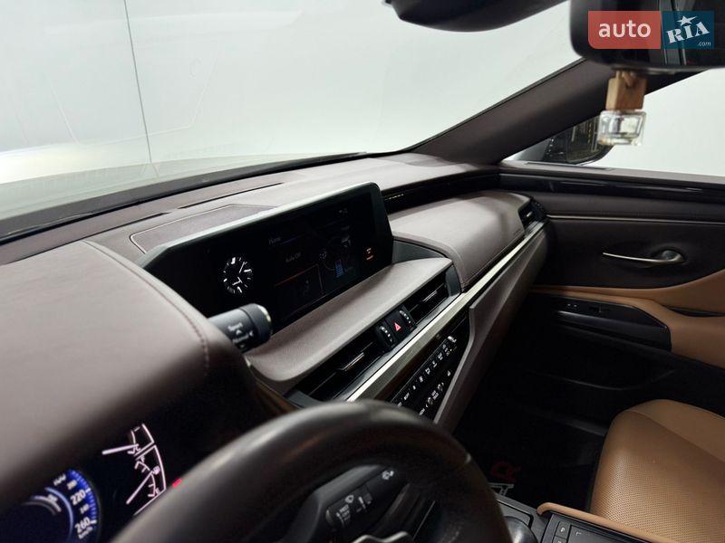Седан Lexus ES 2020 в Одесі