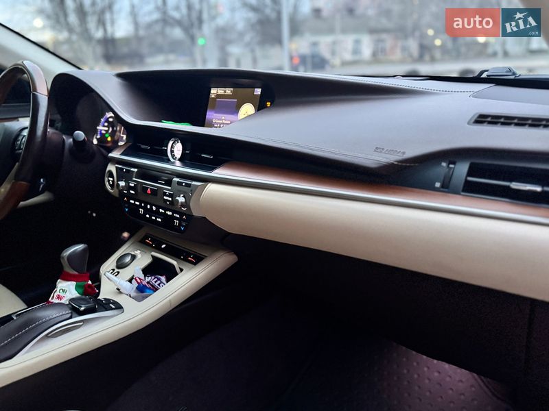 Седан Lexus ES 2015 в Одессе