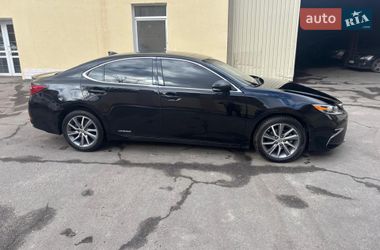 Седан Lexus ES 2015 в Полтаве