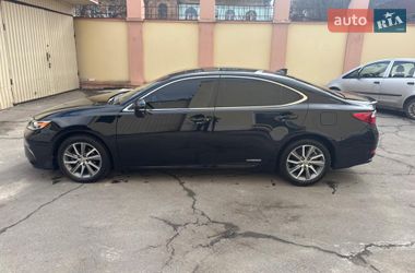 Седан Lexus ES 2015 в Полтаве