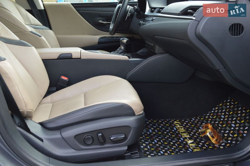Седан Lexus ES 2019 в Одессе