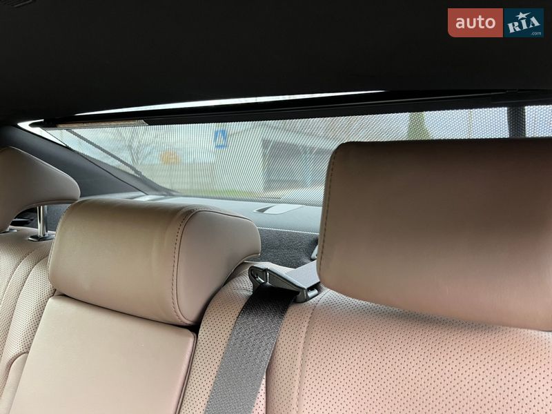Седан Lexus ES 2024 в Рівному