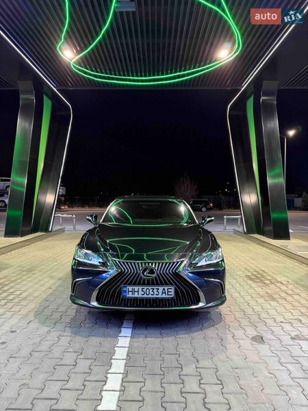 Седан Lexus ES 2018 в Одесі