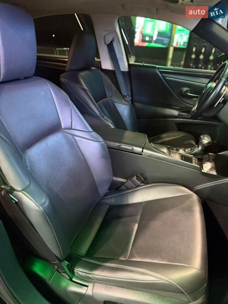 Седан Lexus ES 2018 в Одесі