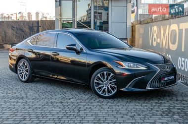 Седан Lexus ES 2020 в Киеве