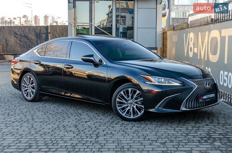 Lexus ES 2020