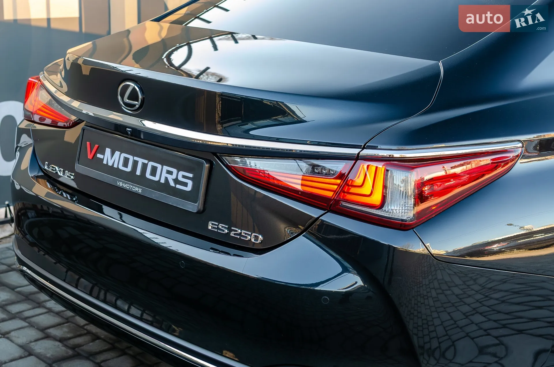 2020 Lexus ES - мініатюра 15