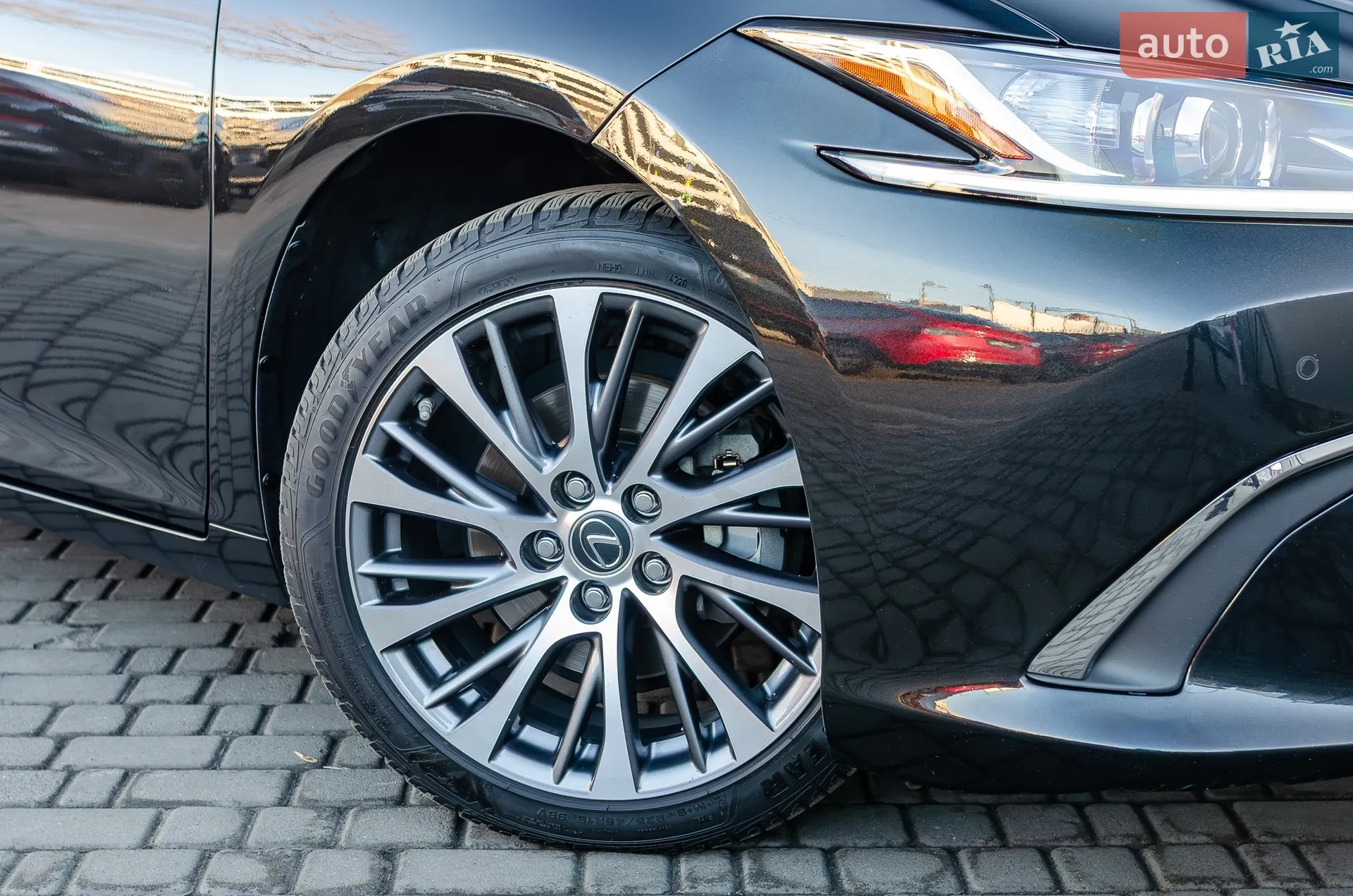 2020 Lexus ES - мініатюра 18