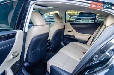 Седан Lexus ES 2020 в Киеве